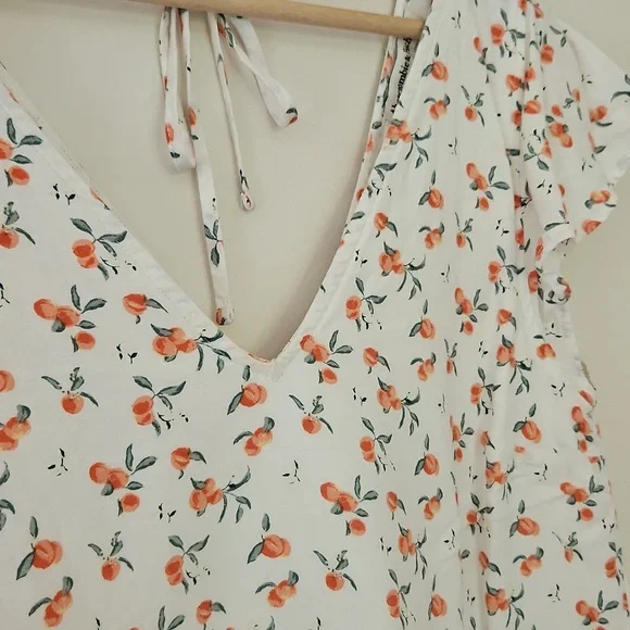 Abercrombie & Fitch White Floral V-Neck Blouse - Picture 5 of 5